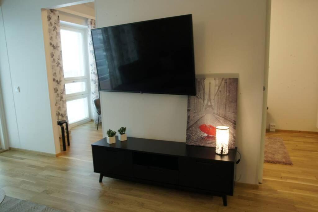 Ferienwohnung Keskustan Kaksio 45 M2 Autopaikalla, Rautatienkatu 19, 9 Krs Oulu Exterior foto