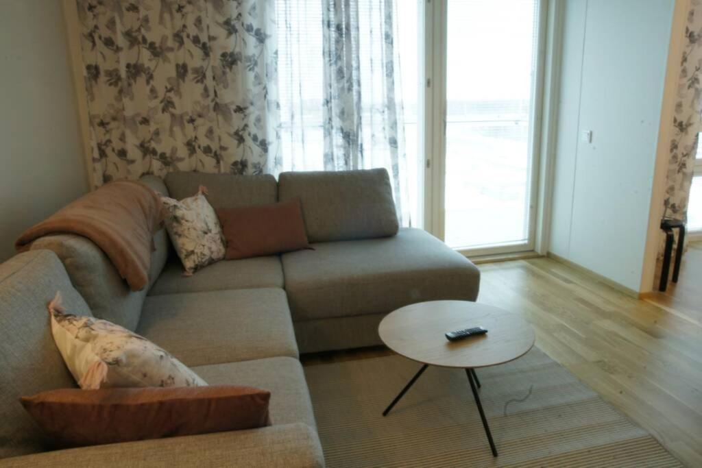 Ferienwohnung Keskustan Kaksio 45 M2 Autopaikalla, Rautatienkatu 19, 9 Krs Oulu Exterior foto
