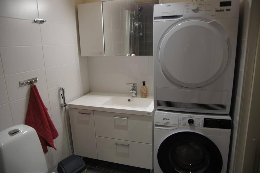 Ferienwohnung Keskustan Kaksio 45 M2 Autopaikalla, Rautatienkatu 19, 9 Krs Oulu Exterior foto