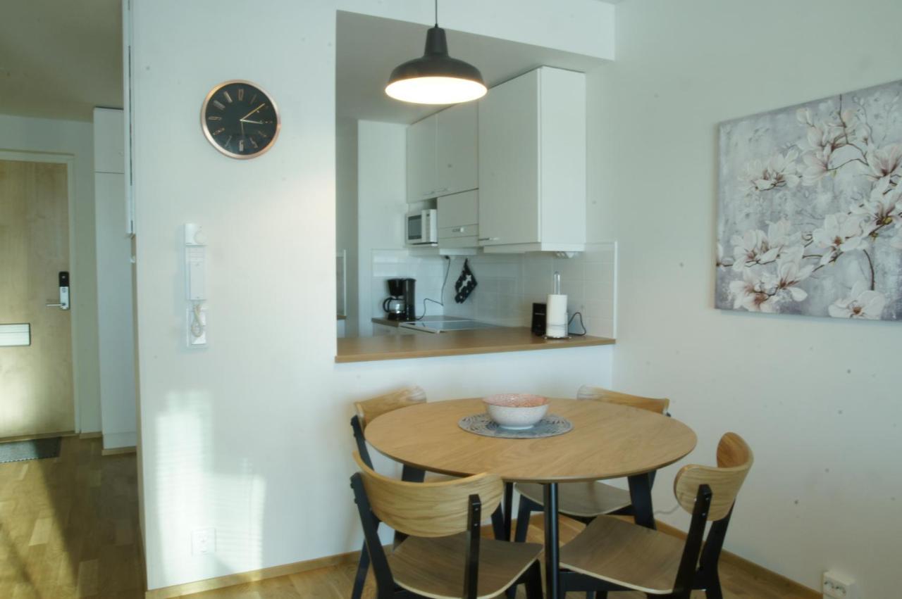 Ferienwohnung Keskustan Kaksio 45 M2 Autopaikalla, Rautatienkatu 19, 9 Krs Oulu Exterior foto