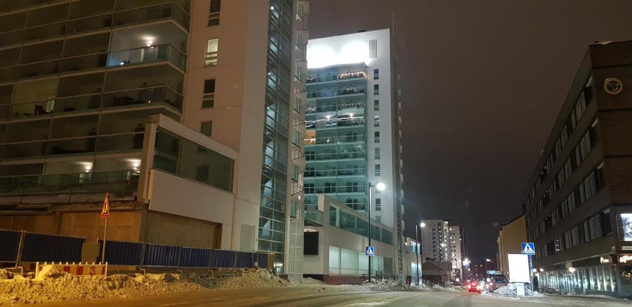 Ferienwohnung Keskustan Kaksio 45 M2 Autopaikalla, Rautatienkatu 19, 9 Krs Oulu Exterior foto